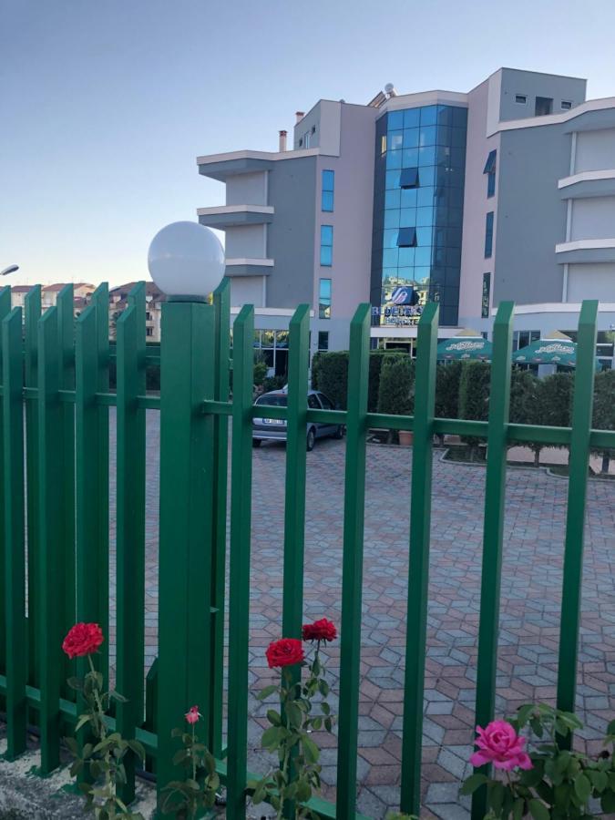 Hotel Blue Sky Golem  Exterior foto